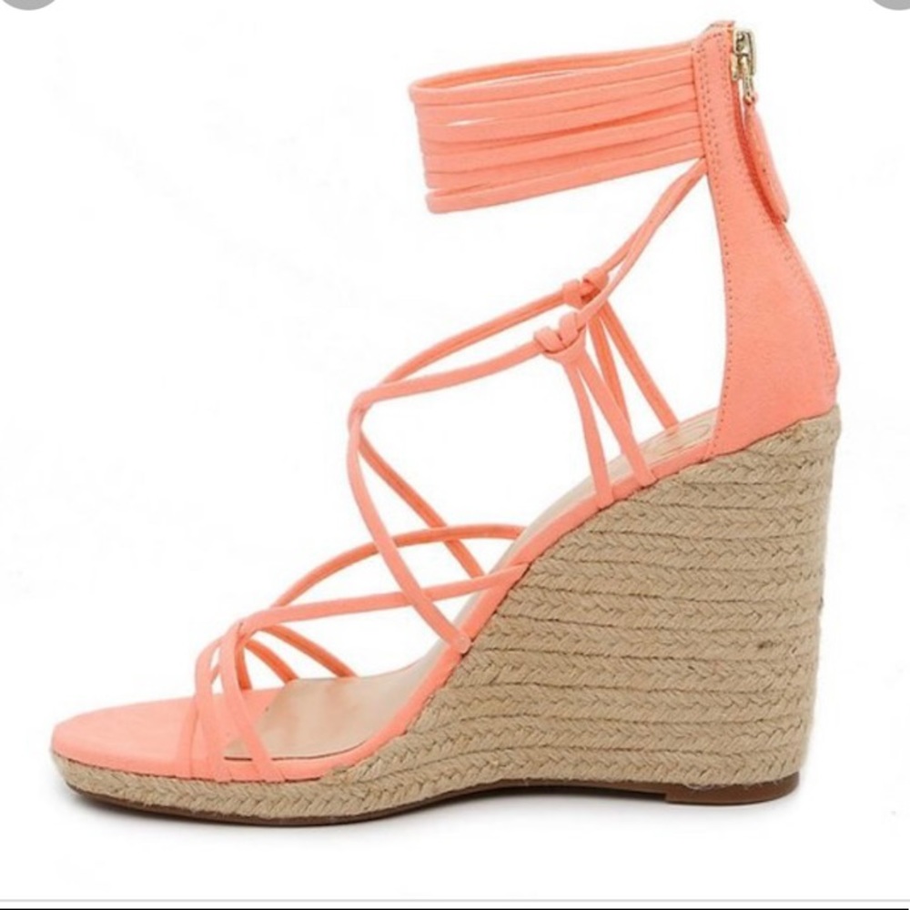 NWT Jennifer Lopez strappy wedge sandal. Size 8.5